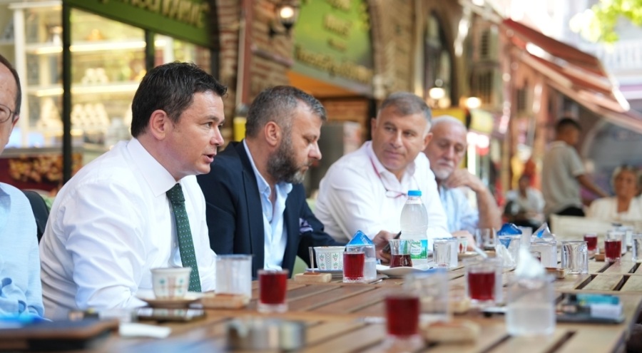 Osmangazi Belediye Başkanı Aydın'dan çarşıda esnaf ziyareti