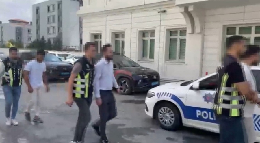 Trafikte meşale yakıp halay çekenlere ceza!