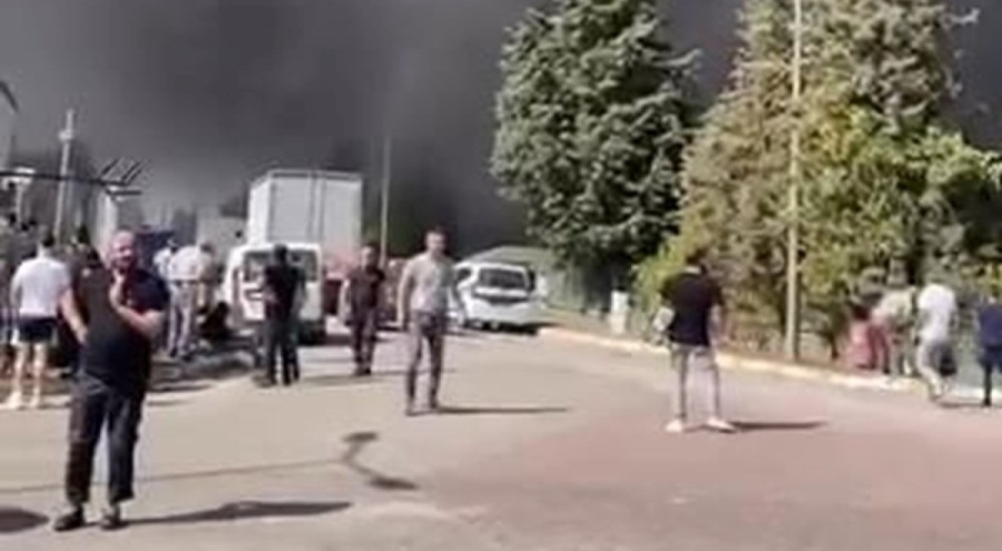 Tuzla'da boya fabrikasında yangın