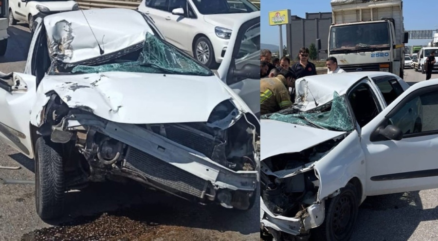 Bursa'da otomobil kamyona çarptı! Yaralılar var