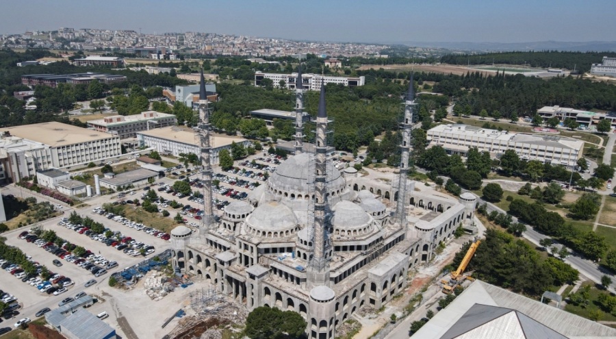 Bursa Valisi Erol Ayyıldız, Türkiye'nin en büyük 3. camisinin inşaatını ziyaret etti