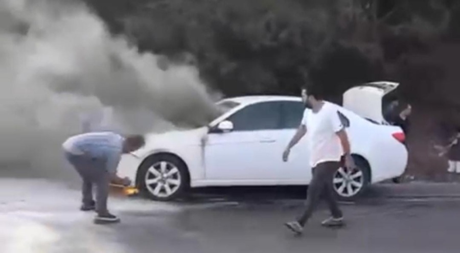 Bursa'da seyir halindeki aracın motoru yandı!