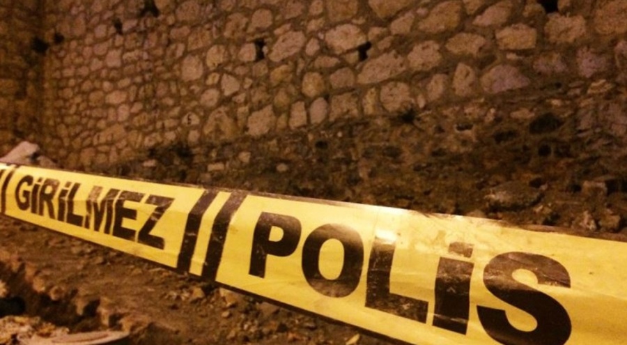 İki çocuk babası evinin önünde öldürüldü