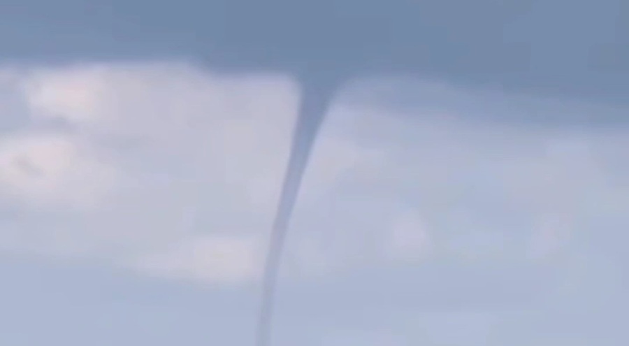 Riva'da çıkan hortum paniğe sebep oldu