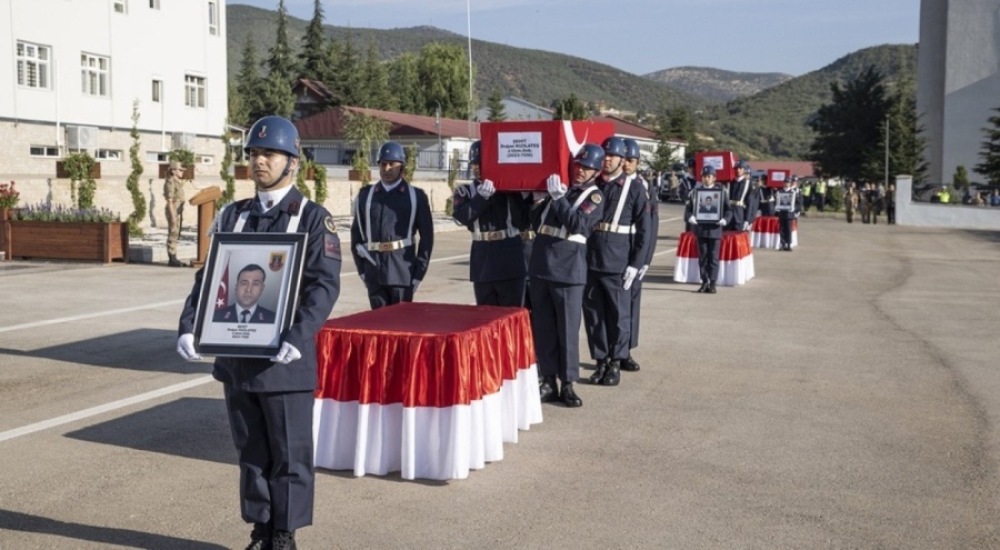 Trafik kazasında şehit olan askerler için ilk tören Tunceli'de