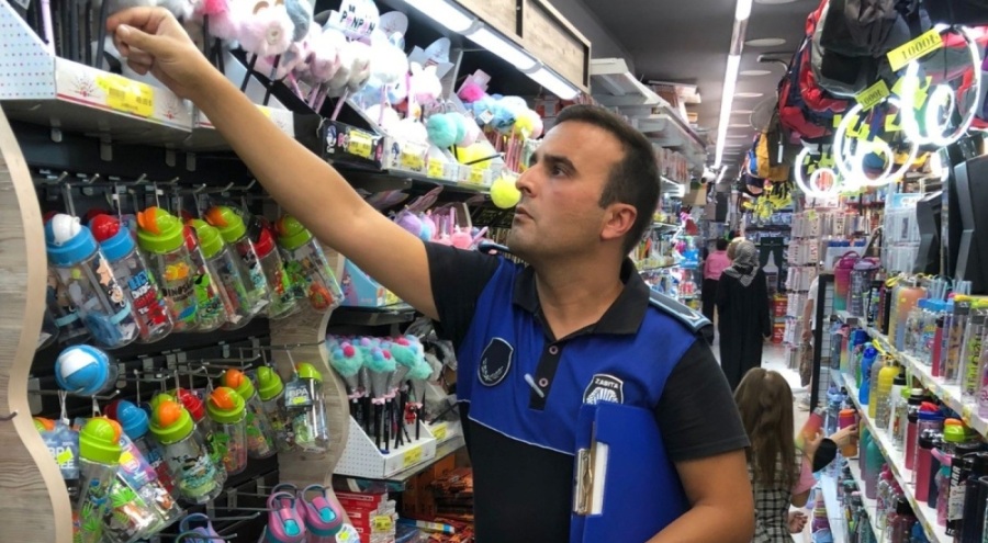 İnegöl'deki kırtasiyeler inceleniyor