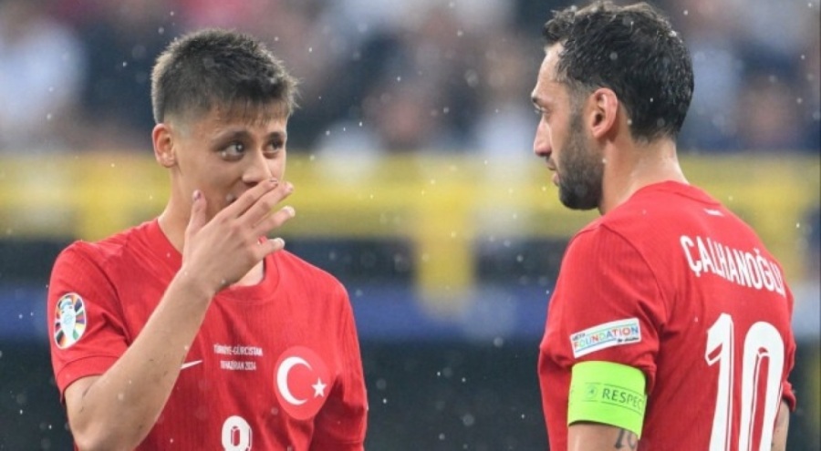 Montella Arda Güler ve Hakan Çalhanoğlu ile bir araya geldi