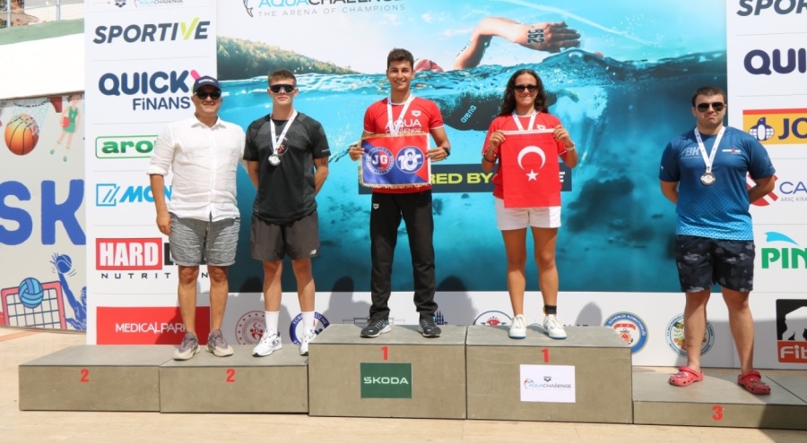Bursalı Jandarma Astsubay madalyaları topladı