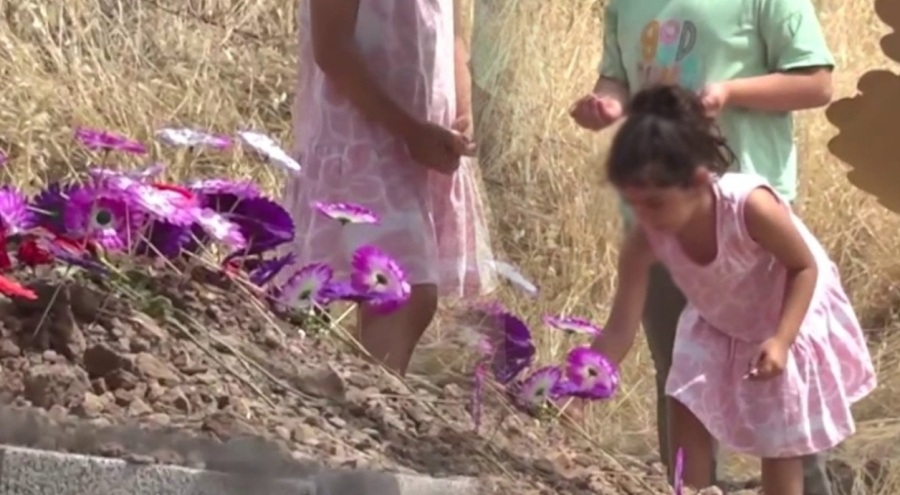 Narin'in mezarına arkadaşlarından ziyaret