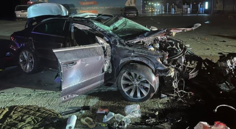 2 otomobil çarpıştı: Biri ağır, 2 yaralı