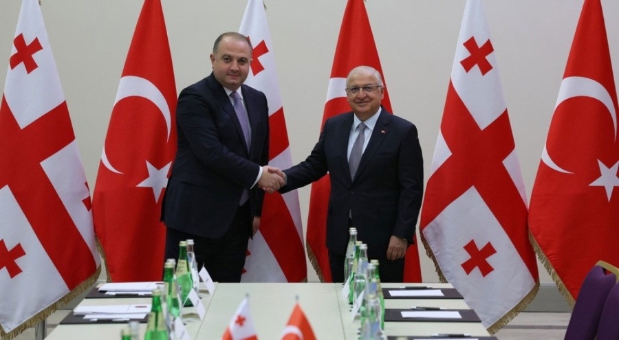 Bakan Güler, Gürcistan Savunma Bakanı ile görüştü