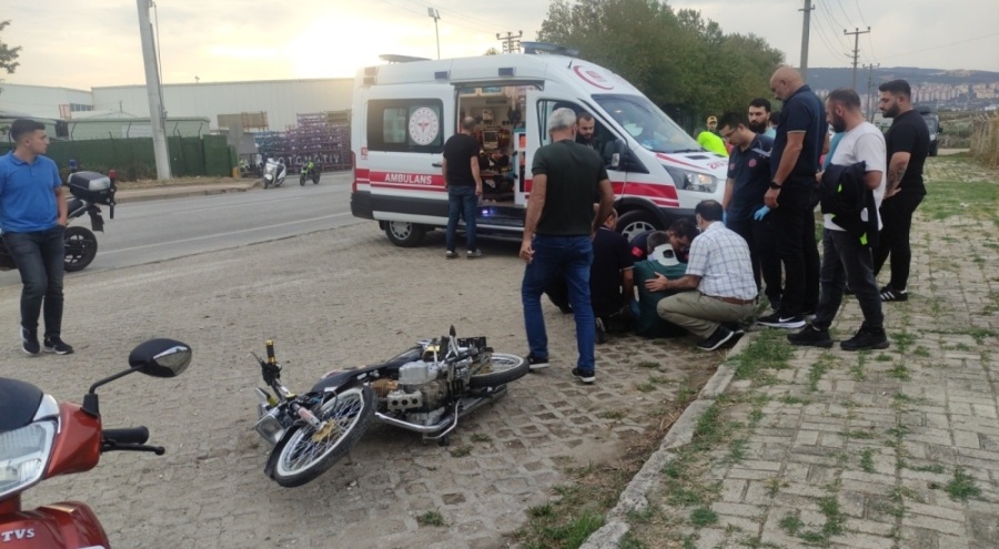 Bursa'da motosiklet dönüş yapan araca çarptı