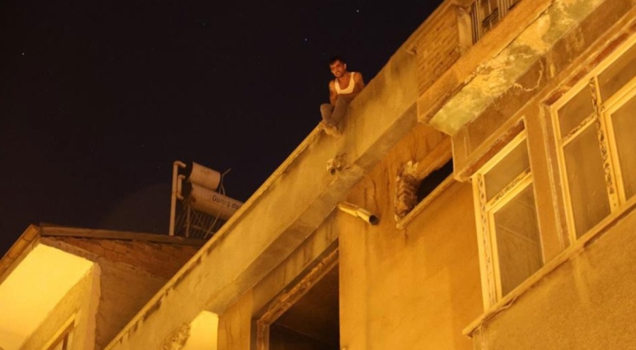 İntihar etmeye kalkıştı! Polisten engel