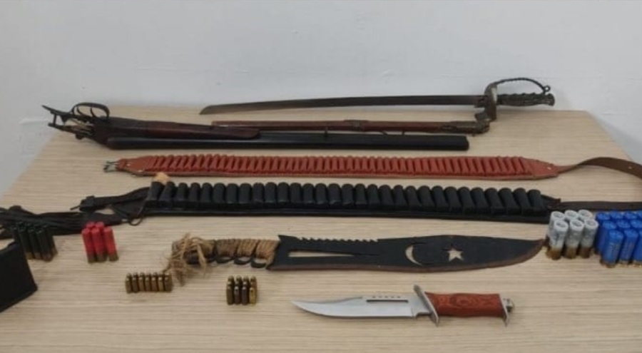 Tekirdağ'da tarihi eser, silah ve tütün ele geçirildi