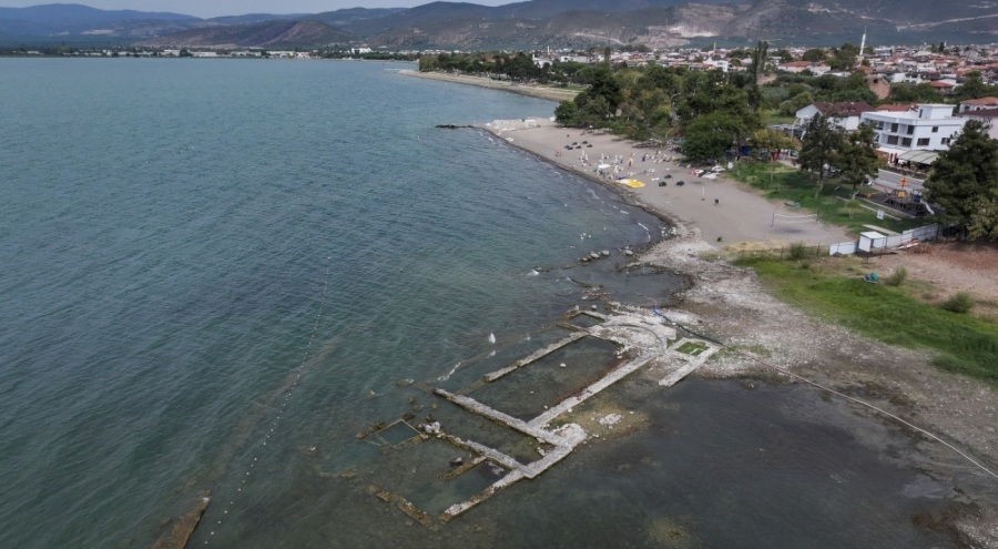 Bursa'da göl altındaki bazilikayı 9 yılda tırnaklarıyla kazıyarak çıkardılar