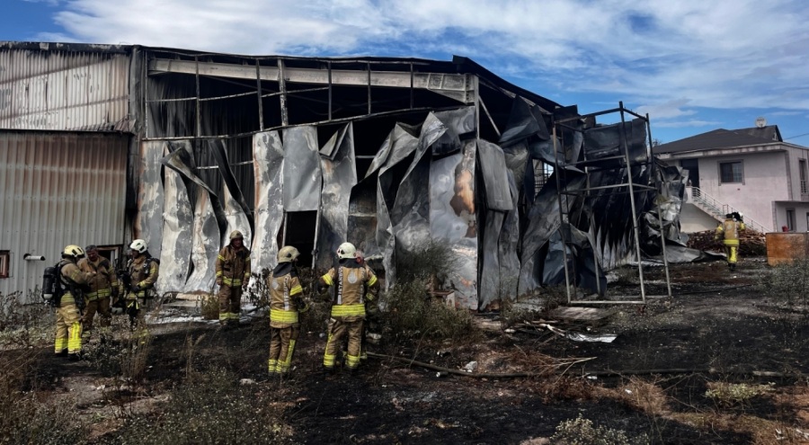 Çatalca'da yangın: Alevler fabrikayı sardı!