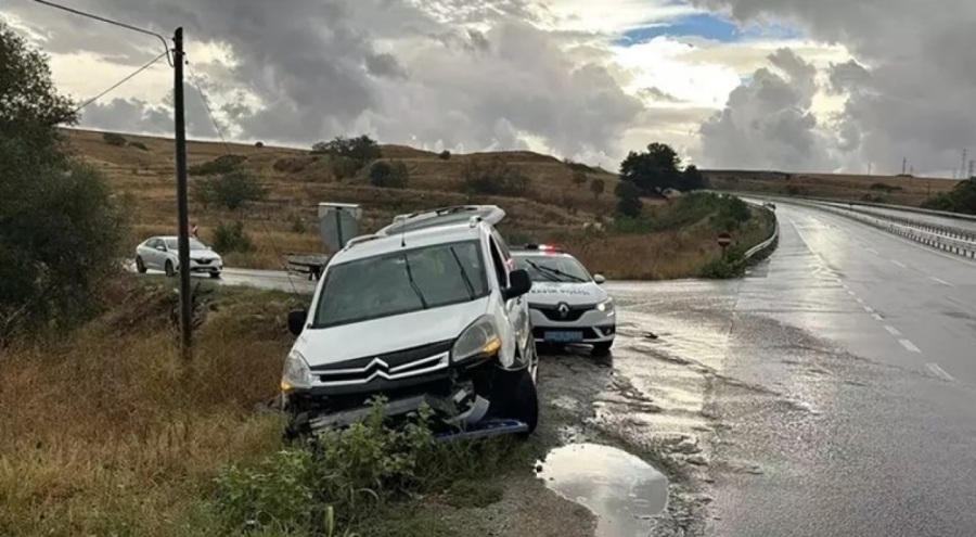 Polisten kaçarken kaza yaptılar! Araçta 3 göçmen yakalandı