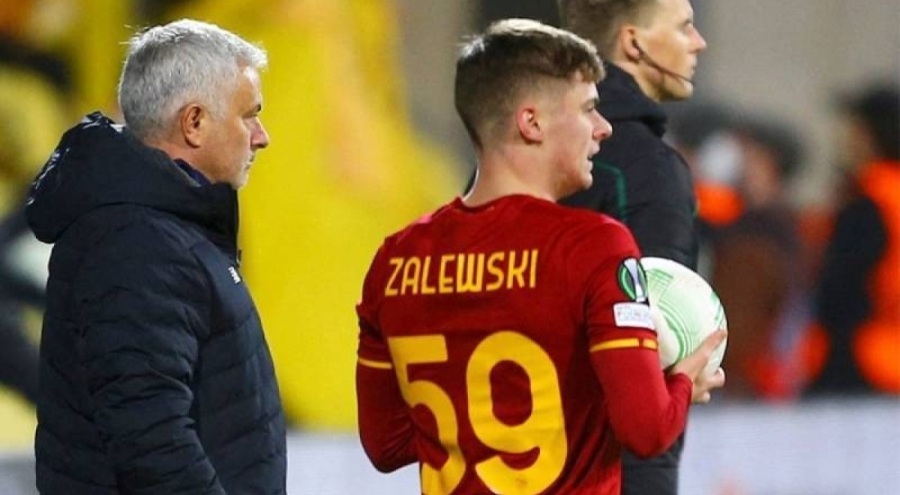 Galatasaray'ın gündeminde Zalewski var