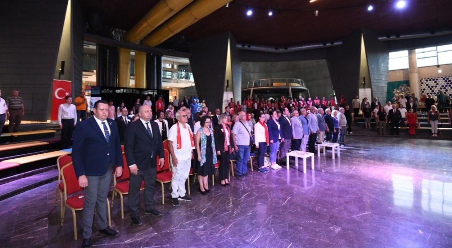 Kurtuluş'un 102. yılında Atatürk, Osmangazi'de sevdiği şarkılar ile anıldı