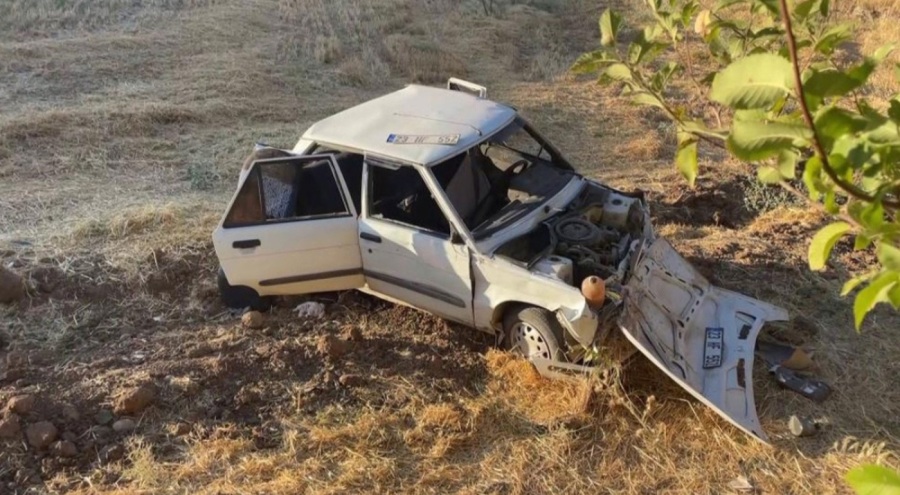 Kontrolden çıkan otomobil şarampole yuvarlandı