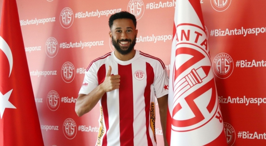 Antalyaspor, Townsend'e formayı giydirdi