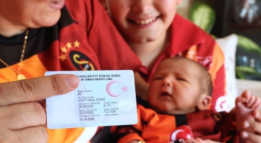 Galatasaraylı çift, bebeklerine "Icardi" adını verdi