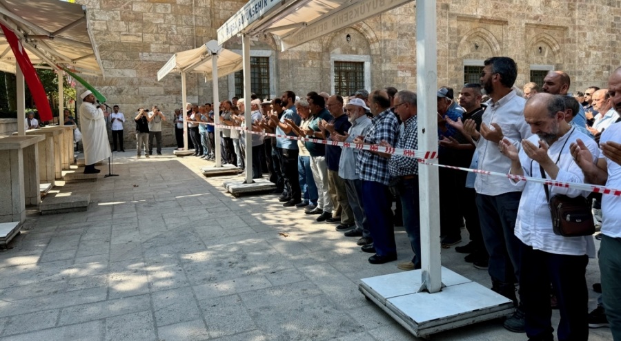 Bursa'da Ayşenur Ezgi Eygi için gıyabi cenaze namazı