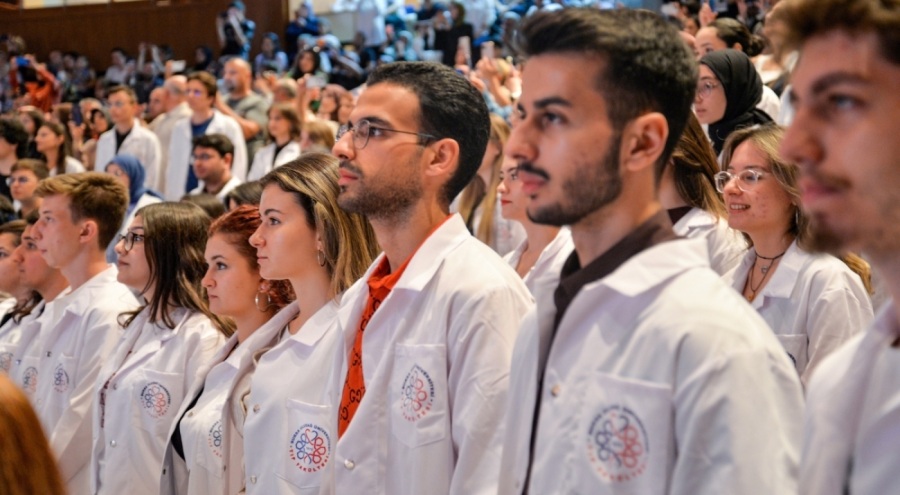 Bursa Uludağ Üniversitesi Tıp Fakültesi Hekimliğe ilk adımını attı