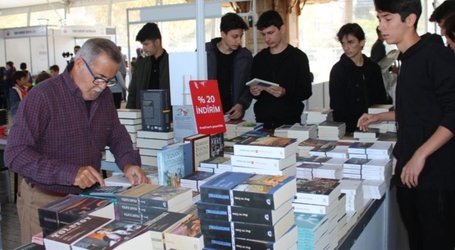 Gemlik Kitap Limanı, bugün kapılarını kitapseverlere açıyor