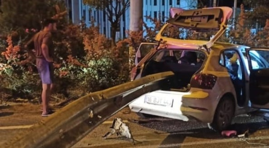 Bursa'da akıl almaz kaza: Kontrolü kaybetti!