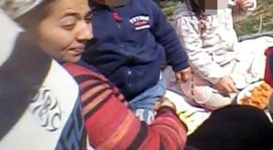 Dört çocuk annesi kadın tacizci komşusunu tabancayla vurdu