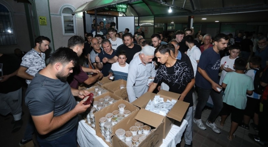 Kandil geleneği İnegöl Yeşil Camide devam etti