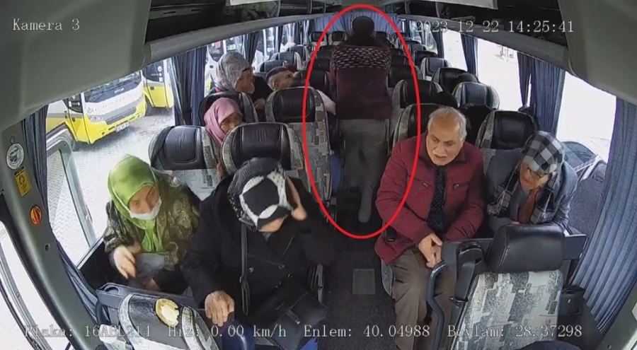 Bursa'da vahşet: Husumetlisine kurşun yağdırdı!