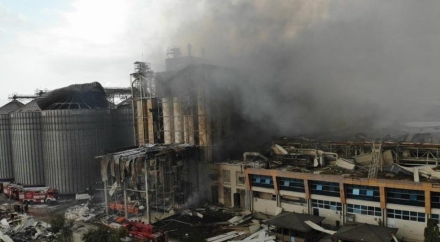 Fabrikadaki patlamada yaralı sayısı arttı: 1 kişinin cansız bedenine ulaşıldı