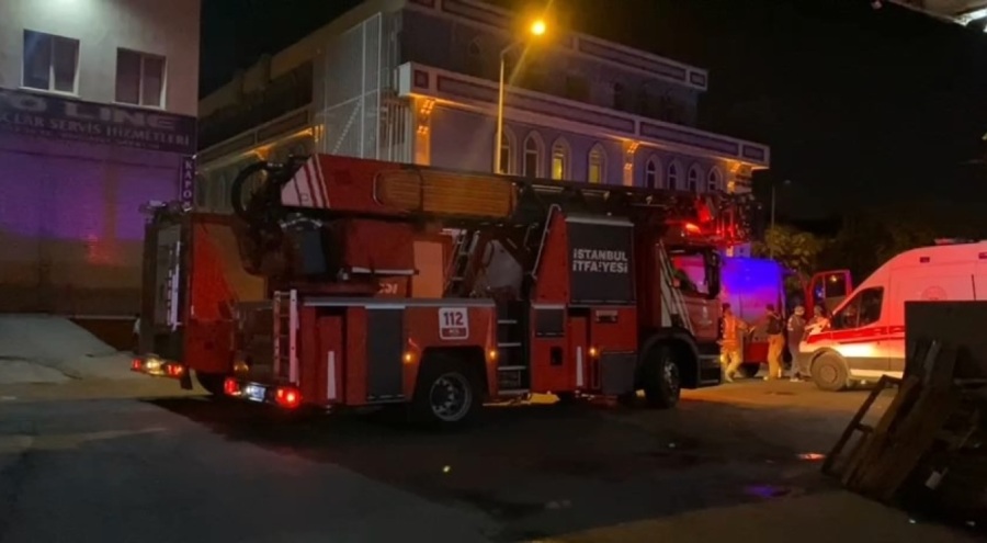 Düğün salonuna patlayıcı madde atıp, silahla havaya ateş açtılar!