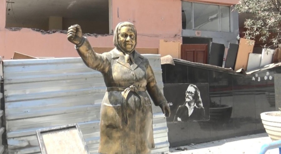 İstanbul'da Adile Naşit heykelinin zili çalındı