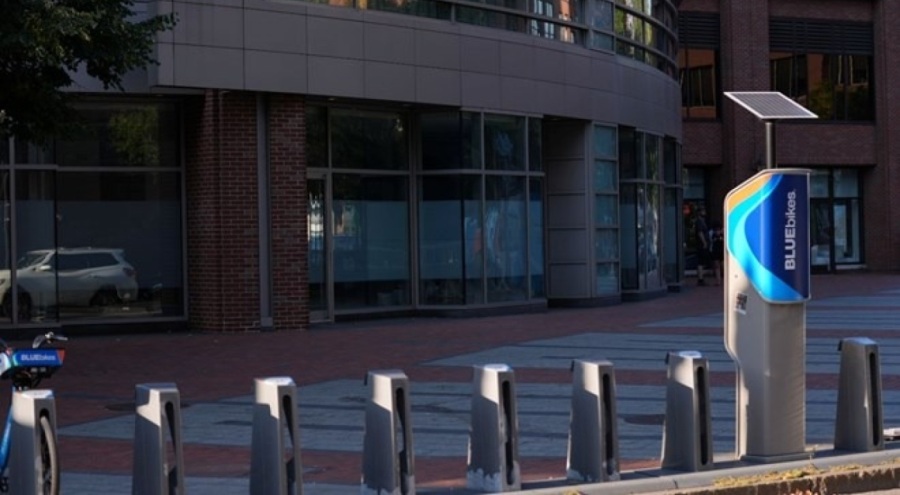 ABD'deki İsrail Konsolosluğu önünde bir kişi daha kendini ateşe verdi