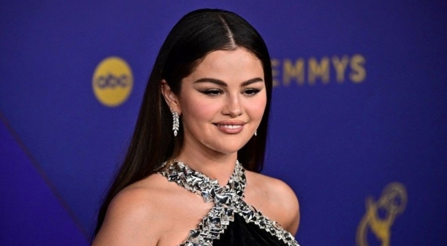 Selena Gomez gala tarzıyla damga vurdu