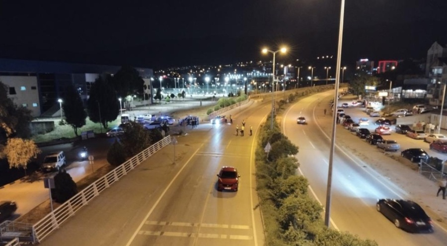 Yolun karşısına geçmek isterken otomobil çarpan çocuk yaralandı