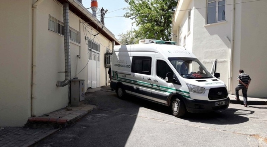 İş yerinin önünde pompalı tüfekle vurularak öldürüldü