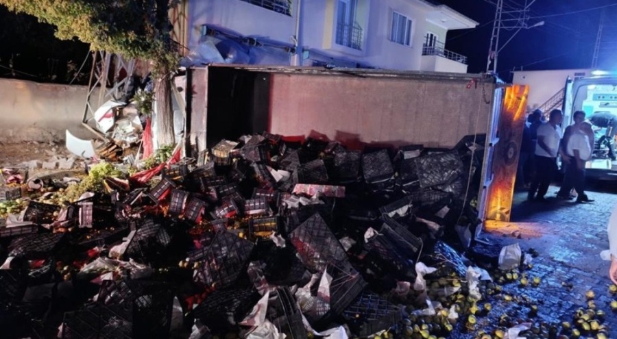 Freni boşalan kamyonet ortalığı savaş alanına çevirdi! Çok sayıda yaralı