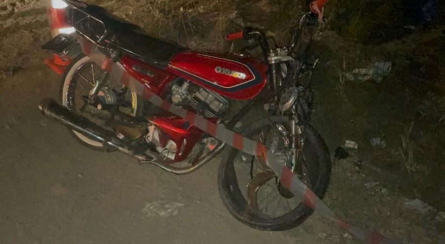 Tıra arkadan çarpan motosikletin 18 yaşındaki sürücüsü can verdi