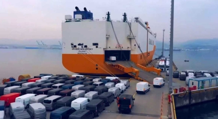 AB'de yeni otomobil satışları sert düştü