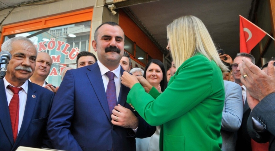 Uzunköprü Belediye Başkanı Martin, CHP'ye katıldı