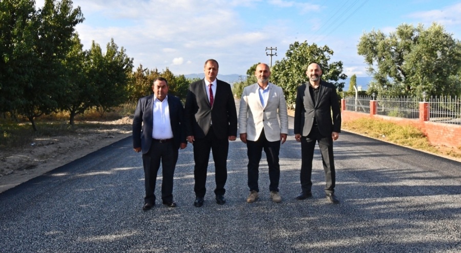 İznik - Elbeyli sıcak asfalt yolu çalışmalarını Başkan Usta yerinde inceledi