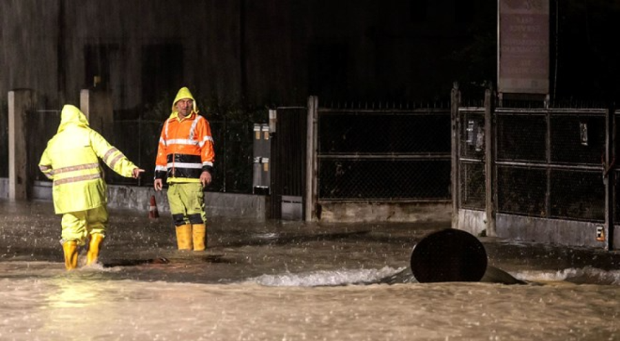 İtalya'da sel felaketi! Binden fazla kişiye tahliye