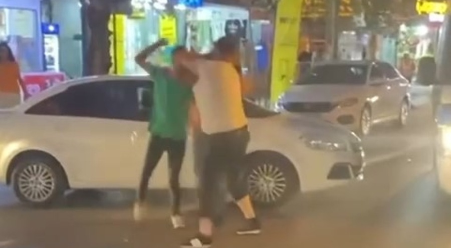 Bursa'da yumruklar konuştu! Yol verme kavgası