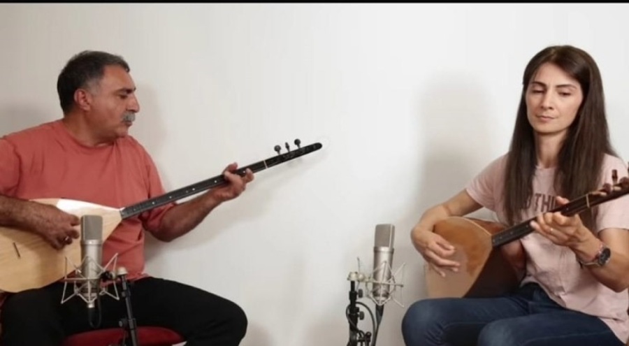Bağlama sanatçısı Işıl Küçük: "Erkek gibi bağlama çalıyor deyimi değişmeli"