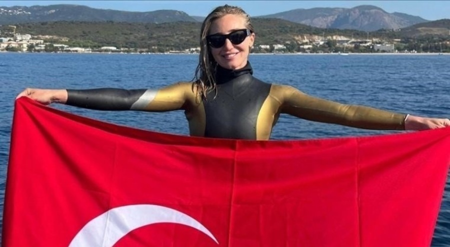 Şahika Ercümen'den altın madalya!