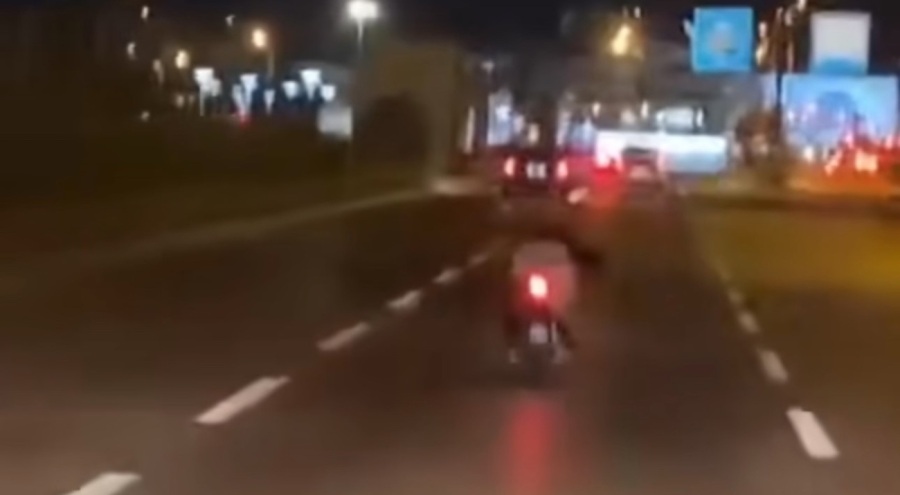 Bursa'da motosiklet sürücüsünden şok edici tehlike